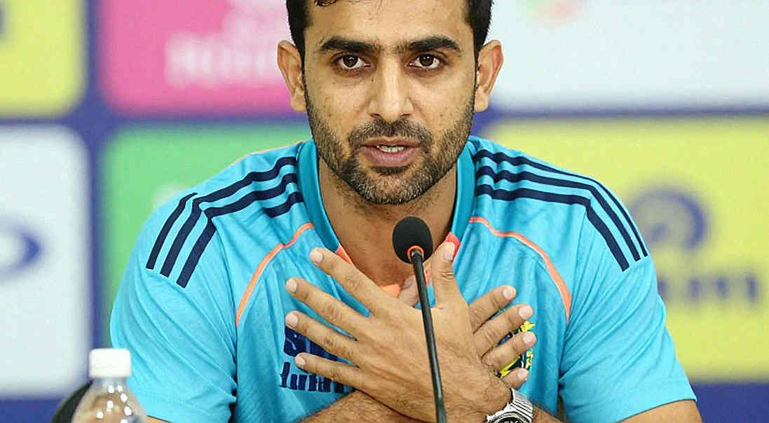 নিরপেক্ষ মাঠ বলে কিছু নেই: দুবাইয়ের উপরের ডেক থেকে যে সত্য ক্যামেরা দেখে না