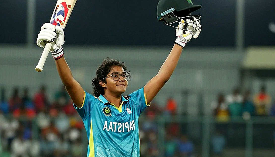 গোলাপি জার্সির আড়ালে পাকিস্তান ক্রিকেট বোর্ডের যে হিসাবটা কেউ দেখছে না