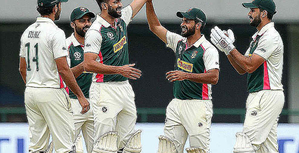 এশিয়ার ক্রিকেট রিফট: টুর্নামেন্টের চাপ, স্কোয়াডের গভীরতা আর ফাঁকা স্টেডিয়ামের প্রতিধ্বনি এশিয়ার ক্রিকেট রিফট: টুর্নামেন্টের চাপ, স্কোয়াডের গভীরতা আর ফাঁকা স্টেডিয়ামের প্রতিধ্বনি